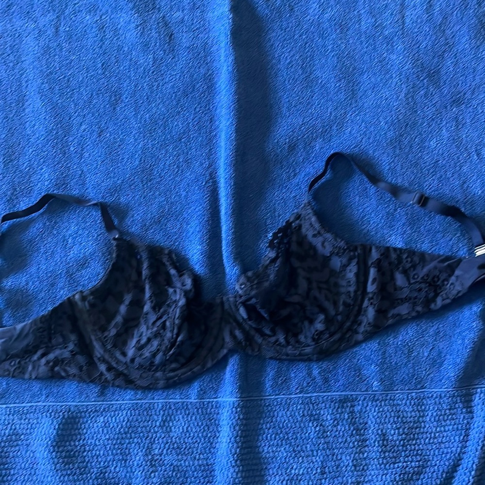 Victoria secret bra 36D. Navy blue, unlined